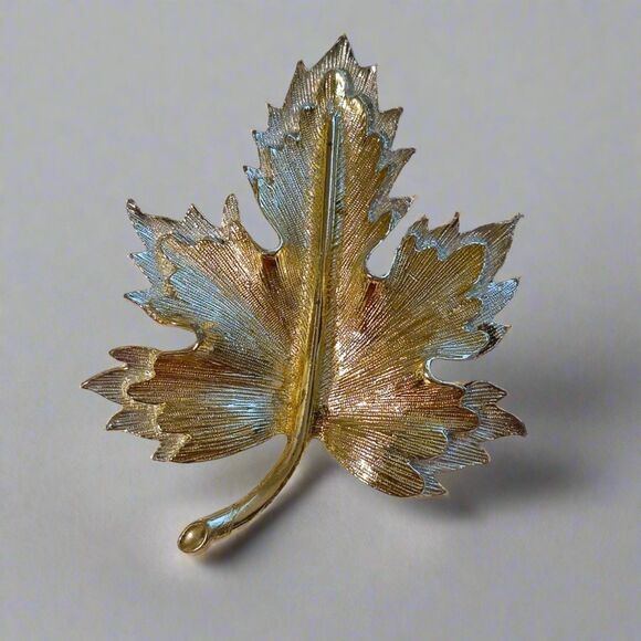 Vintage Sarah Coventry “Nature’s Choice” Leaf Brooch – Gold & Silver Tone Pin - Picture 1 of 12